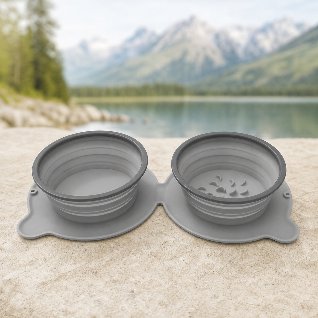 Double gamelle pliable grise KAVYO Duo devant un lac alpin